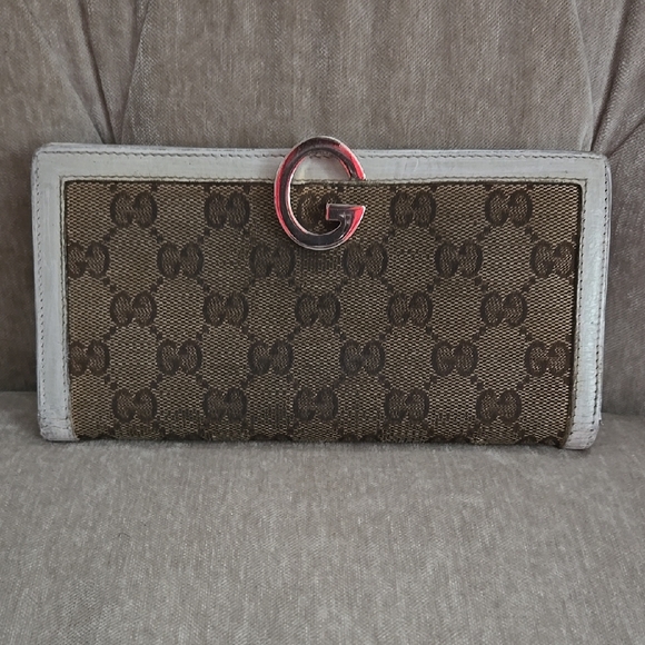 Gucci Tan and Cream Long Wallet - Picture 1 of 13